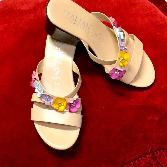 DARLING WEDGE SANDLES W FLOWERS & Bling 7 1/2 - Picture 1 of 7